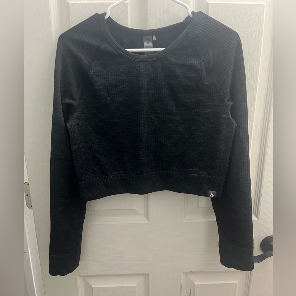 Black crop top